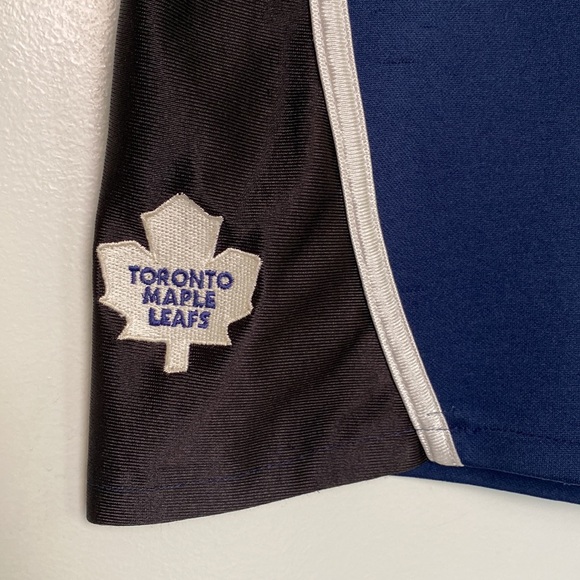 Vintage 90s Maple Leafs Nike Team NHL Shorts Men Small Blue Black Toronto Logo - Picture 5 of 16